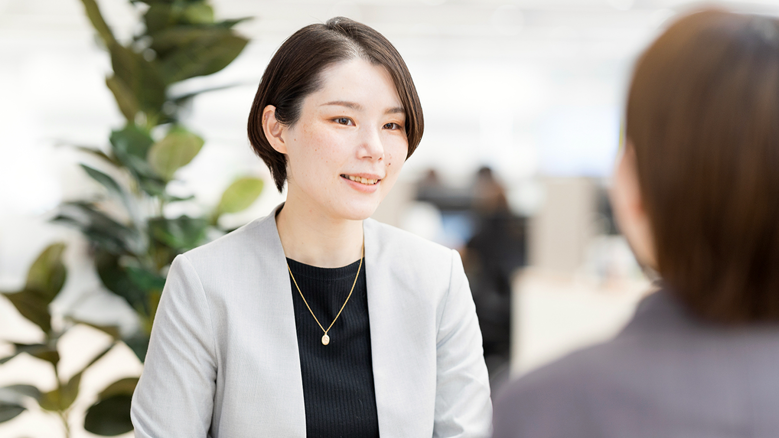 仕事内容を教えてください
